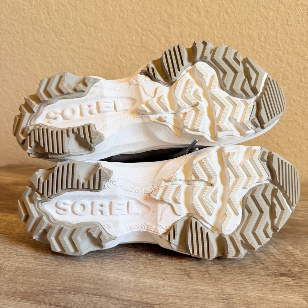Sorel Kinetic Caribou waterproof sneaker-boots suede upper - Picture 10 of 12